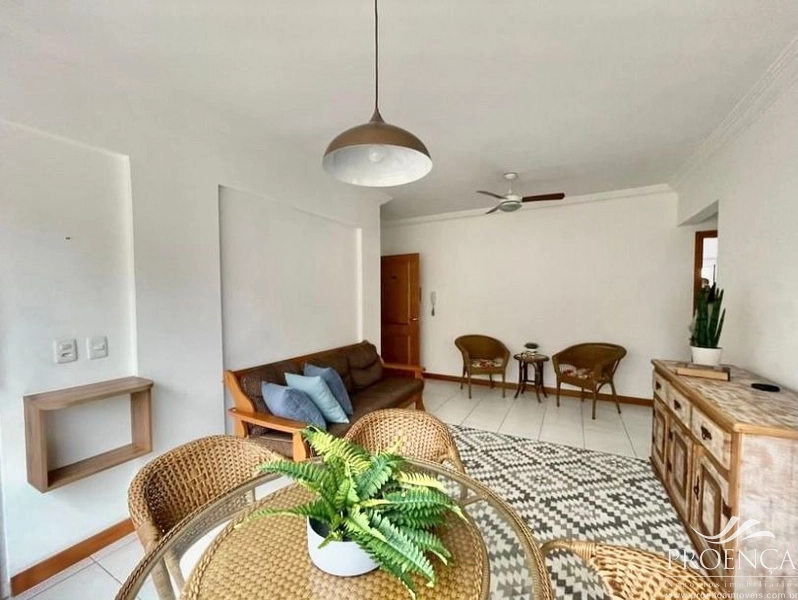 Apartamento 2 dormitórios  ao lado da praça Flávio Boianovski: 1ª foto da galeria de imagens do imóvel