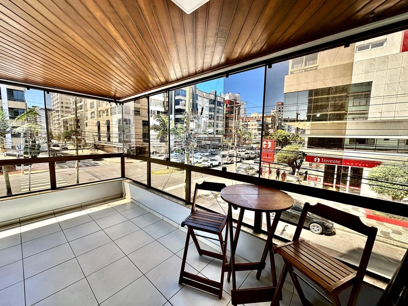Apartamento com Sacada de frente no centro.: 4ª foto da galeria de imagens do imóvel