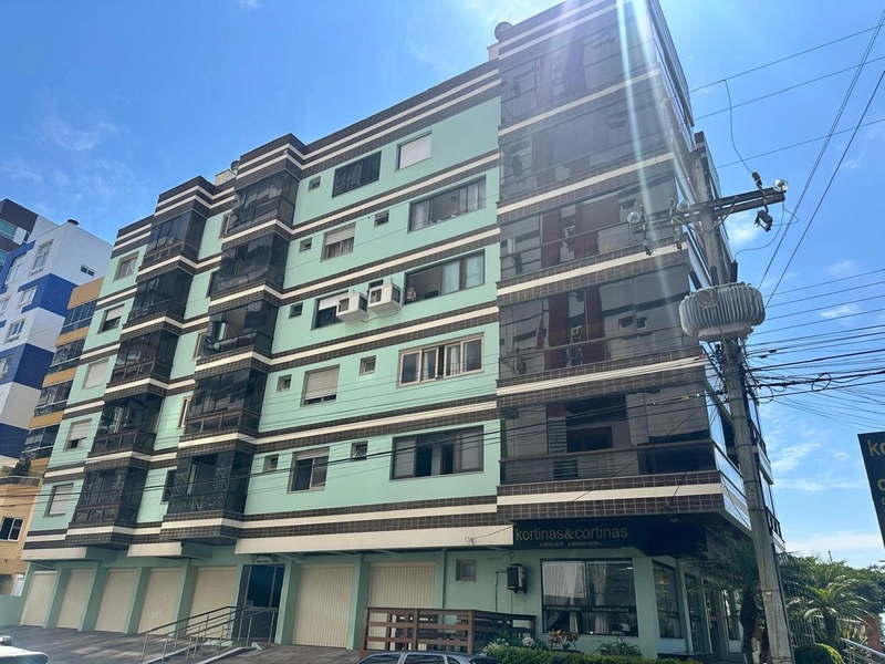 Apartamento com Sacada de frente no centro.: 1ª foto da galeria de imagens do imóvel