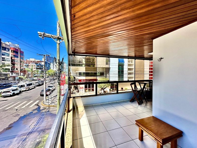 Apartamento com Sacada de frente no centro.: 5ª foto da galeria de imagens do imóvel