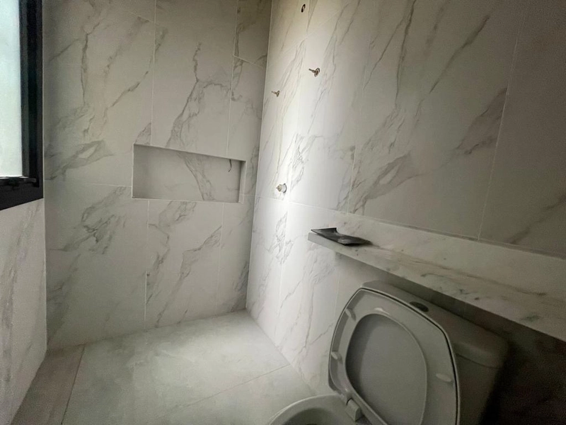 CASA EM CONDOMÍNIO FECHADO COM 04 SUITES, XANGRI-LÁ: 2ª foto da galeria de imagens do imóvel
