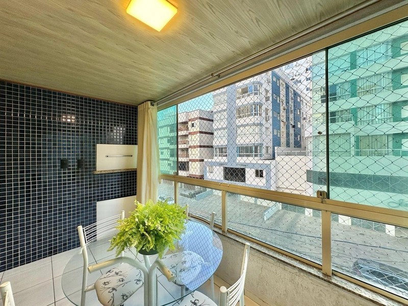 Apartamento de frente, 2 dormitórios, centro de Capão da Canoa.: 1ª foto da galeria de imagens do imóvel