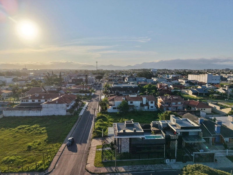 CASA ALTO PADRÃO  COM TERRAÇO E PISCINA  À VENDA: 2ª foto da galeria de imagens do imóvel