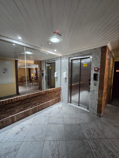 De Frente ao Lado da Praça Mini Golf e Igreja Matriz.: 11ª foto da galeria de imagens do imóvel