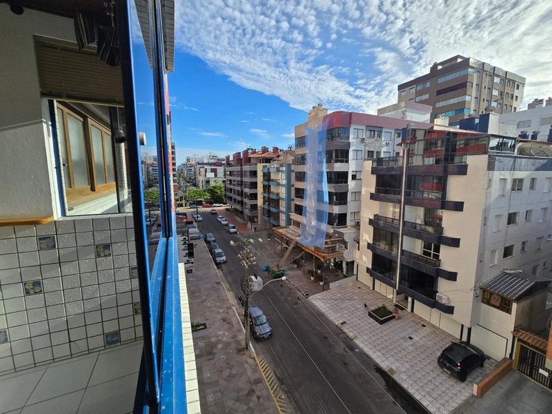 De Frente ao Lado da Praça Mini Golf e Igreja Matriz.: 6ª foto da galeria de imagens do imóvel
