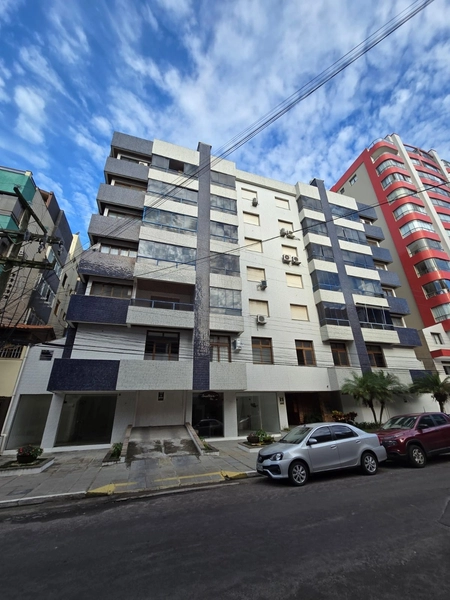 De Frente ao Lado da Praça Mini Golf e Igreja Matriz.: 17ª foto da galeria de imagens do imóvel
