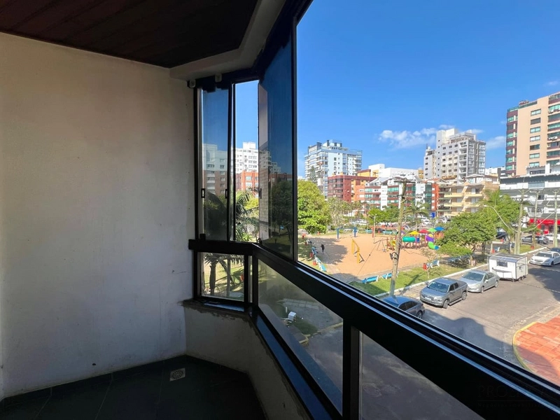 APARTAMENTO 02 DORMITÓRIOS - PRAÇA DO FAROL - CAPÃO DA CANOA: 3ª foto da galeria de imagens do imóvel