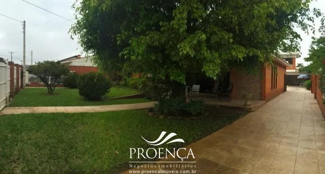 Sobrado com 4 dormitórios com piscina: 3ª foto da galeria de imagens do imóvel