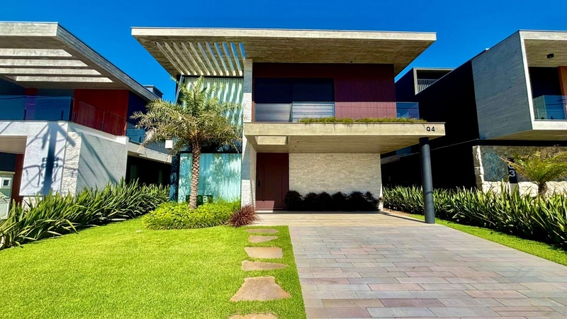 Sobrado de alto padrão beira lago no Amare Home Resort Xangrilá: 1ª foto da galeria de imagens do imóvel