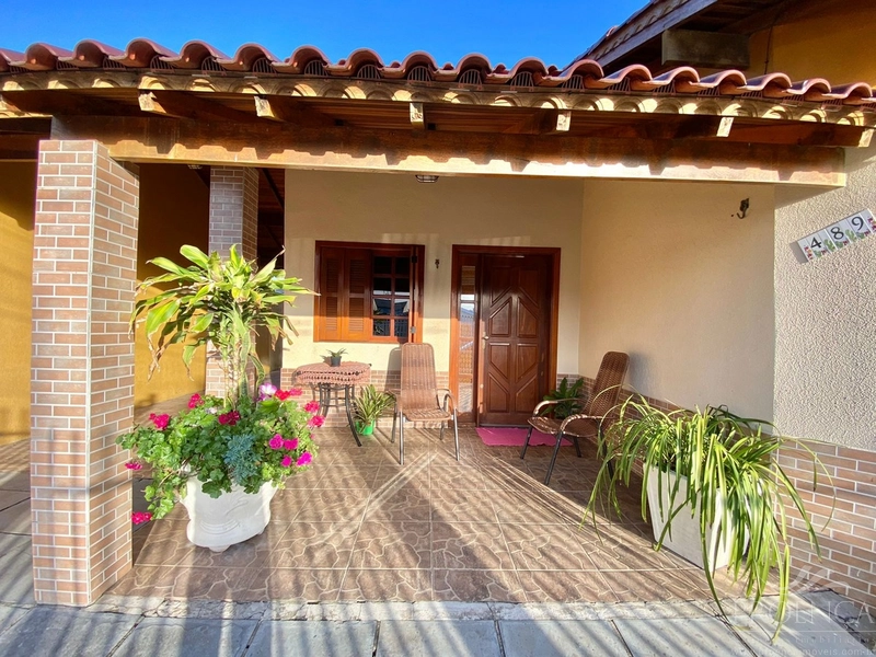 Casa mobiliada com suíte e espaço gourmet na Zona Nova: 3ª foto da galeria de imagens do imóvel
