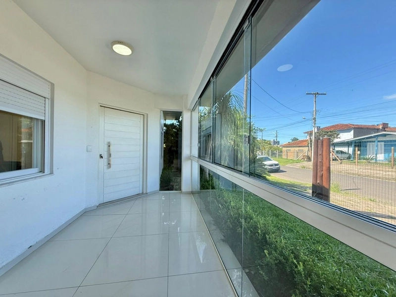 Casa 3 quartos 190m² Mobiliada e Decorada ( Zona Nova de Capão ): 2ª foto da galeria de imagens do imóvel