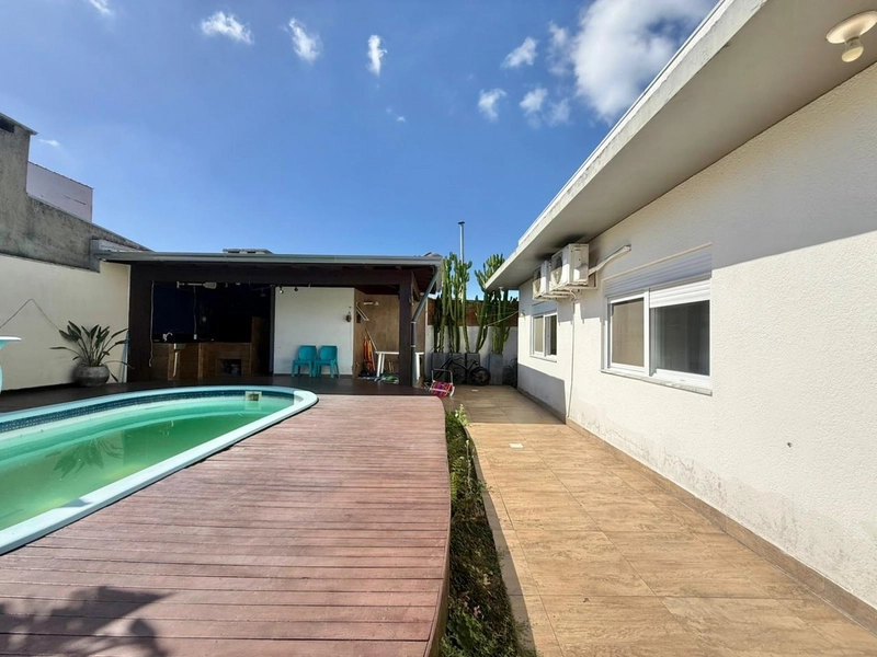 Casa 3 quartos 190m² Mobiliada e Decorada ( Zona Nova de Capão ): 1ª foto da galeria de imagens do imóvel