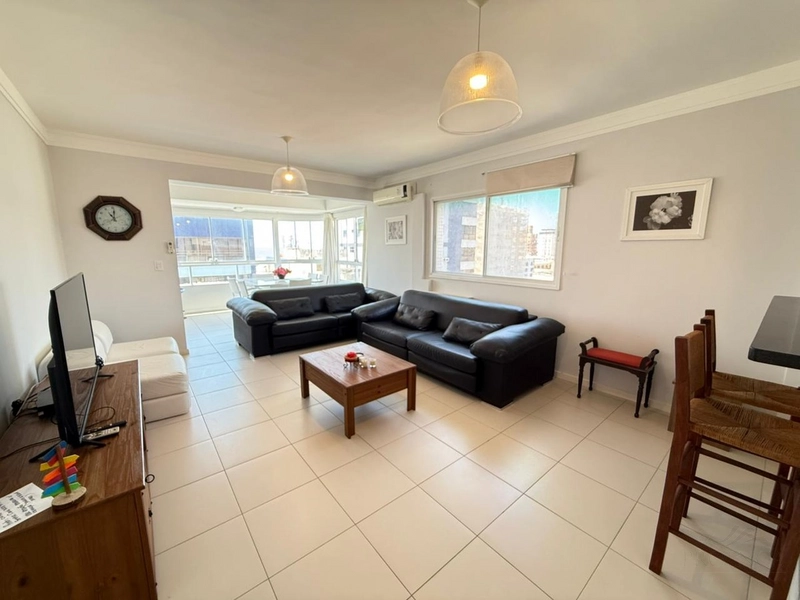 Apartamento de 3 Dormitórios com vista Mar Centro Capão da Canoa: 1ª foto da galeria de imagens do imóvel