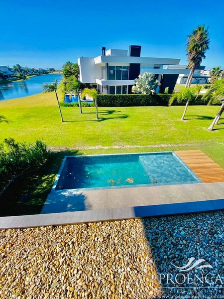Casa Condomínio Fechado 5 suítes, Área verde e Beira Lago, Xangrilá.: 28ª foto da galeria de imagens do imóvel
