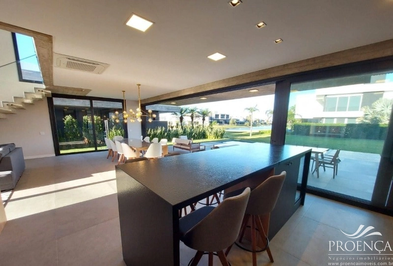 Casa Condomínio Fechado 5 suítes, Área verde e Beira Lago, Xangrilá.: 13ª foto da galeria de imagens do imóvel