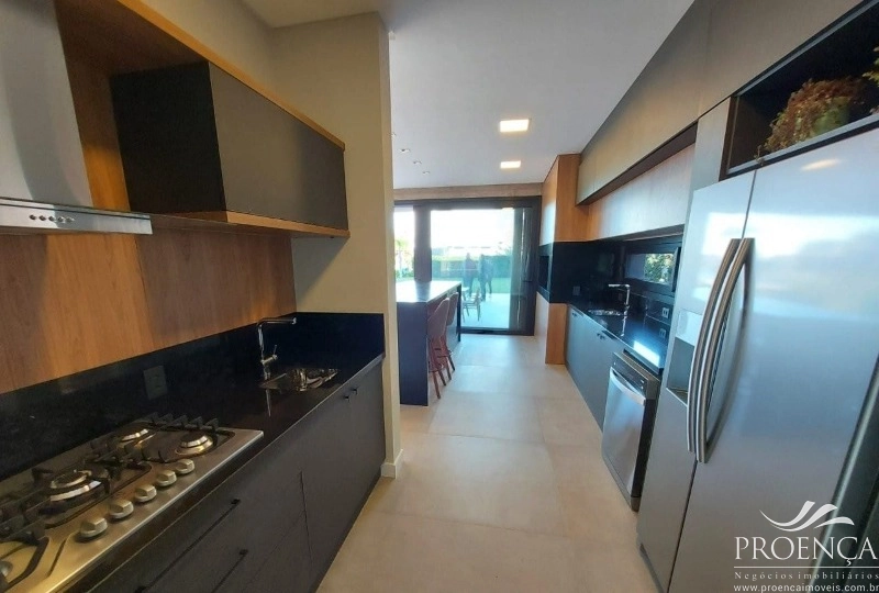 Casa Condomínio Fechado 5 suítes, Área verde e Beira Lago, Xangrilá.: 10ª foto da galeria de imagens do imóvel