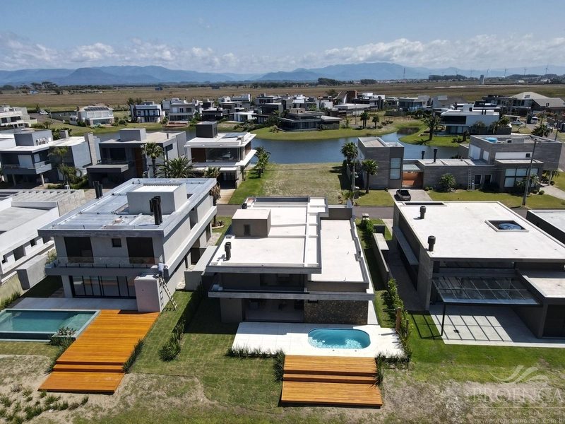 Casa em Condomínio, 4 suítes, Condomínio Celebration em Xangri-lá.: 17ª foto da galeria de imagens do imóvel