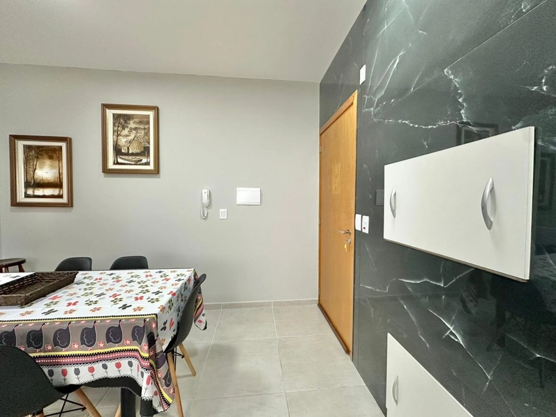 APARTAMENTO DE 1 DORMITÓRIO COM TERRAÇO EM L À VENDA – ZONA NOVA | CAP: 11ª foto da galeria de imagens do imóvel