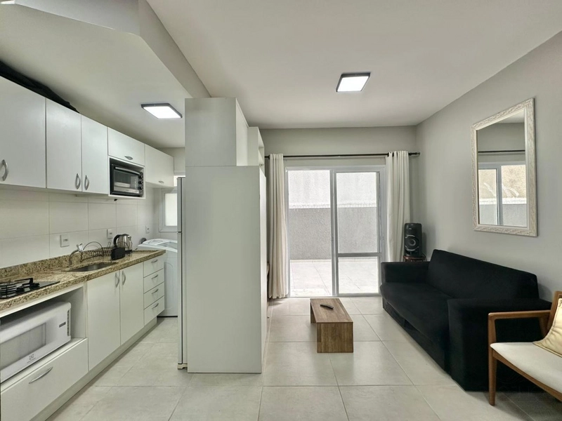 APARTAMENTO DE 1 DORMITÓRIO COM TERRAÇO EM L À VENDA – ZONA NOVA | CAP: 4ª foto da galeria de imagens do imóvel