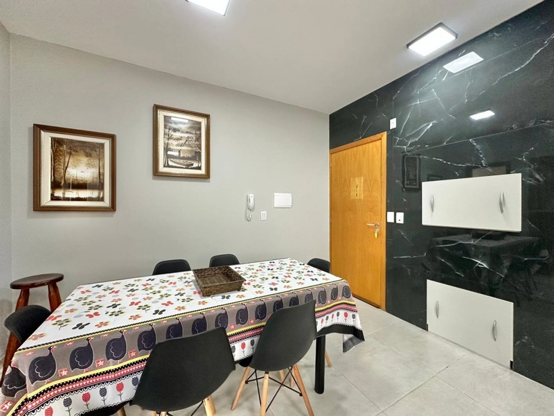 APARTAMENTO DE 1 DORMITÓRIO COM TERRAÇO EM L À VENDA – ZONA NOVA | CAP: 5ª foto da galeria de imagens do imóvel