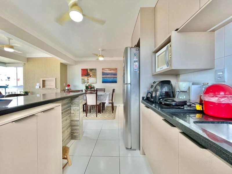 Apartamento de  3Dormitórios vista mar ( Avenida Poti ): 10ª foto da galeria de imagens do imóvel