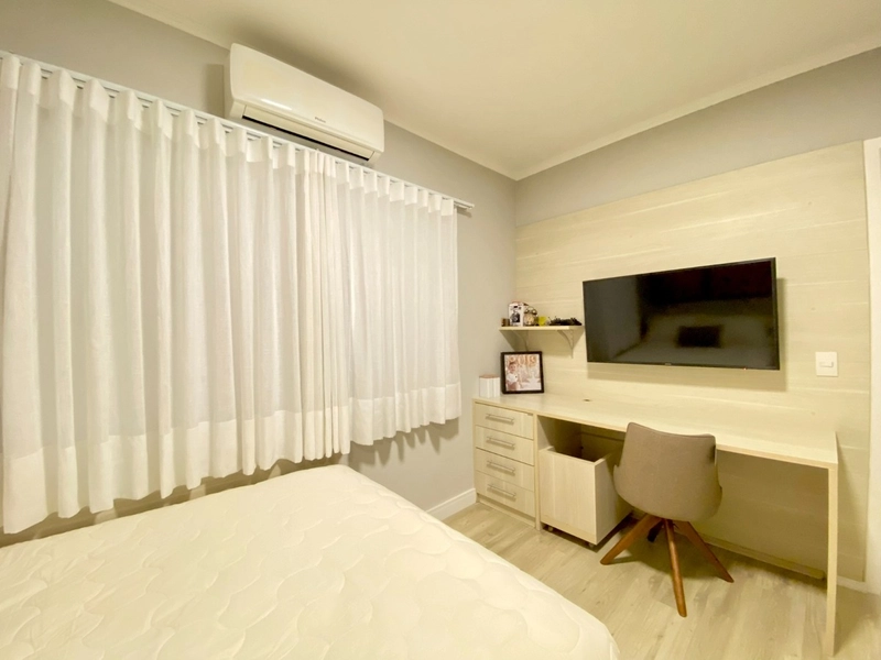 Casa 4 Dormitórios com piscina ( Condado de Capão ): 23ª foto da galeria de imagens do imóvel