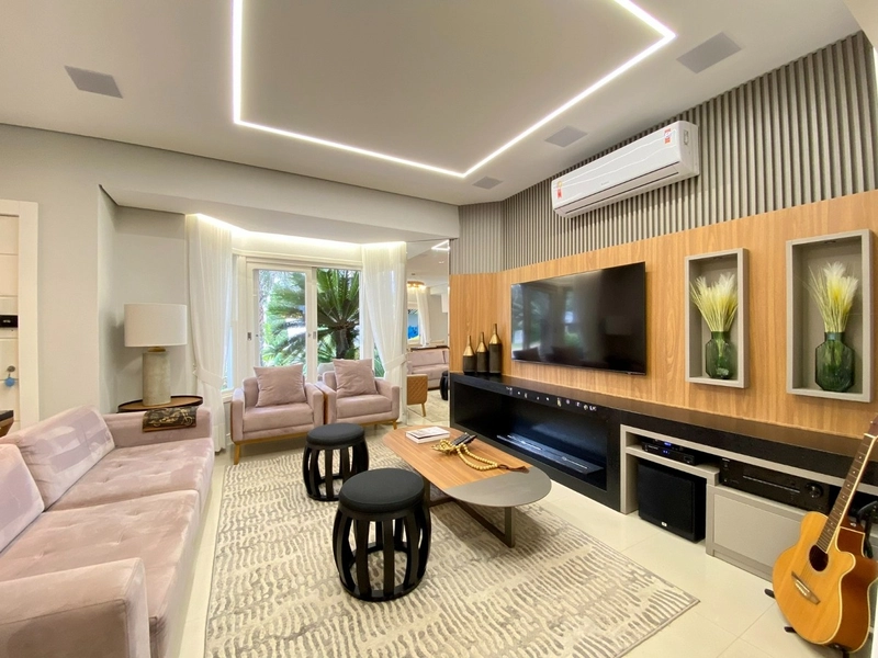 Casa 4 Dormitórios com piscina ( Condado de Capão ): 5ª foto da galeria de imagens do imóvel