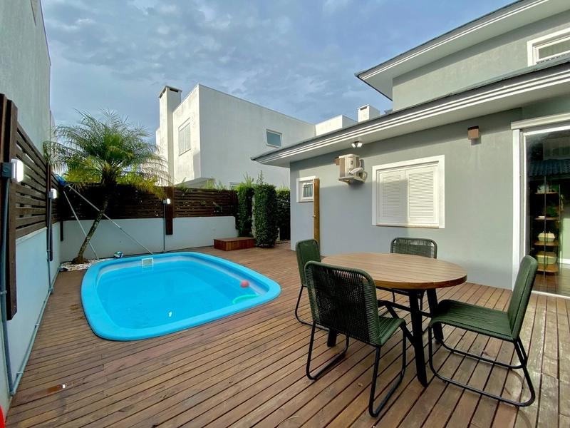 Casa 4 Dormitórios com piscina ( Condado de Capão ): 31ª foto da galeria de imagens do imóvel