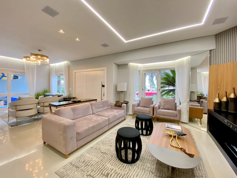 Casa 4 Dormitórios com piscina ( Condado de Capão ): 7ª foto da galeria de imagens do imóvel