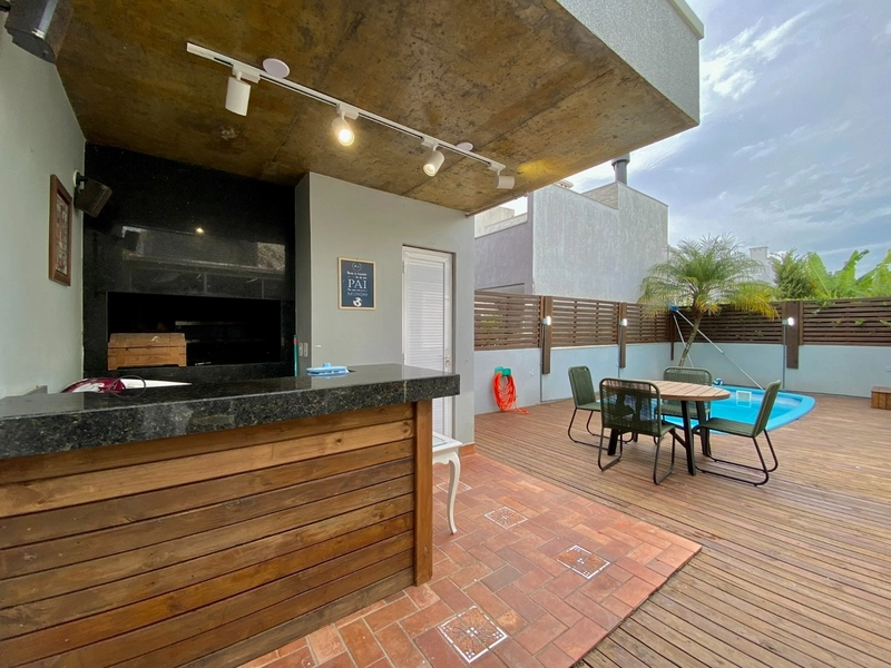 Casa 4 Dormitórios com piscina ( Condado de Capão ): 27ª foto da galeria de imagens do imóvel