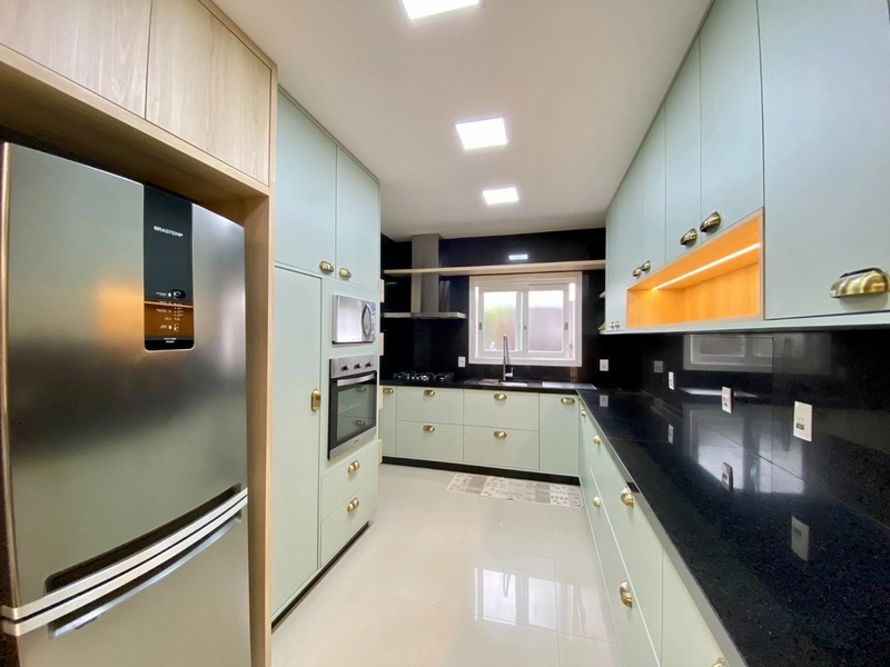 Casa 4 Dormitórios com piscina ( Condado de Capão ): 17ª foto da galeria de imagens do imóvel