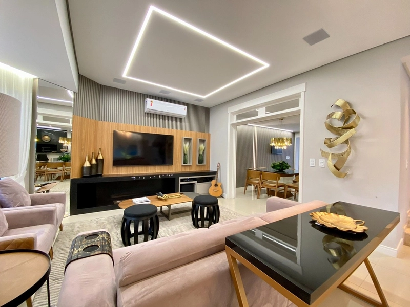 Casa 4 Dormitórios com piscina ( Condado de Capão ): 6ª foto da galeria de imagens do imóvel