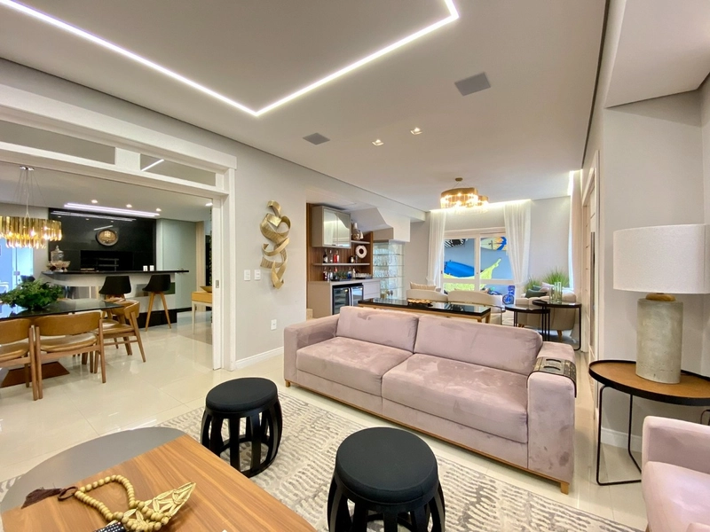 Casa 4 Dormitórios com piscina ( Condado de Capão ): 9ª foto da galeria de imagens do imóvel