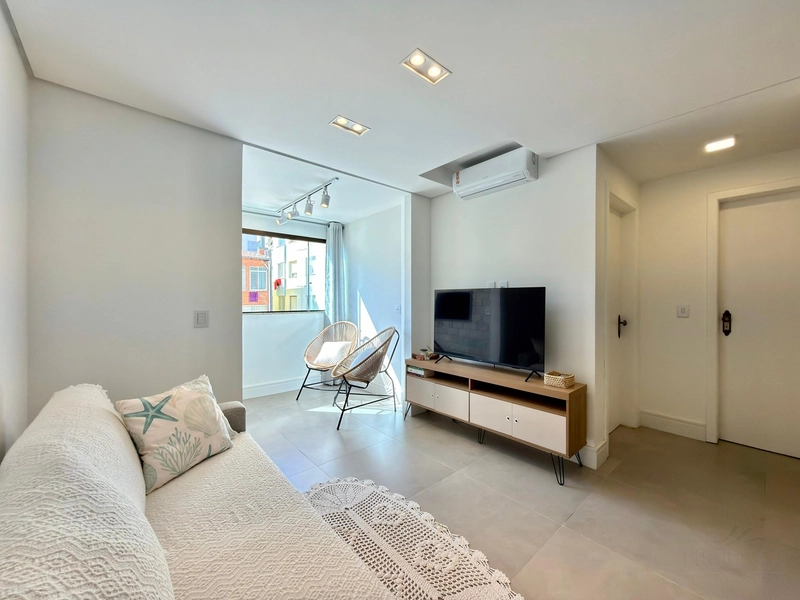 APARTAMENTO ESPAÇOSO, TOTALMENTE REFORMADO, PRONTO PARA USUFRUIR.: 4ª foto da galeria de imagens do imóvel