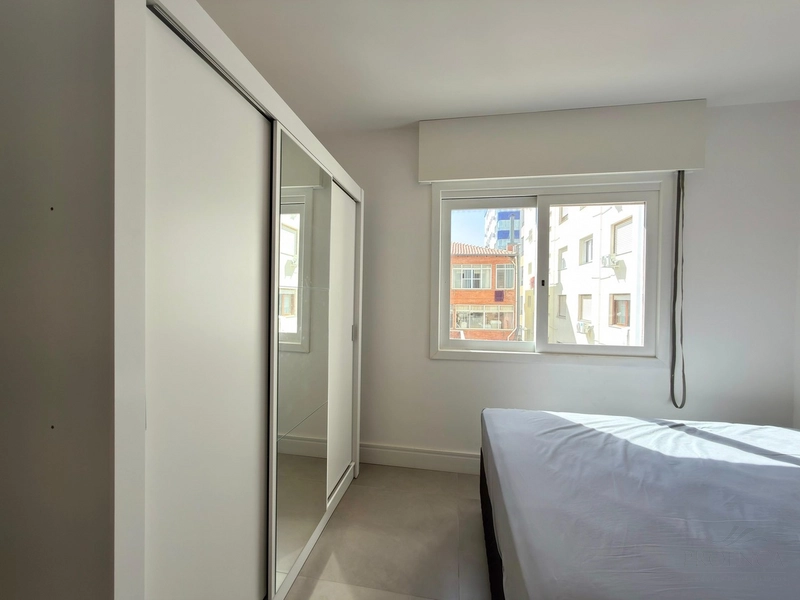 APARTAMENTO ESPAÇOSO, TOTALMENTE REFORMADO, PRONTO PARA USUFRUIR.: 5ª foto da galeria de imagens do imóvel