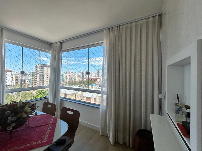 Junto a Praça Flavio Boianovski com vista para o Mar.: 4ª foto da galeria de imagens do imóvel