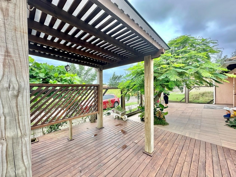 CASA COM ANEXO! PISCINA  E DECK!TERRENO COM 325MTS² A 3 QUADRAS DO MAR: 8ª foto da galeria de imagens do imóvel