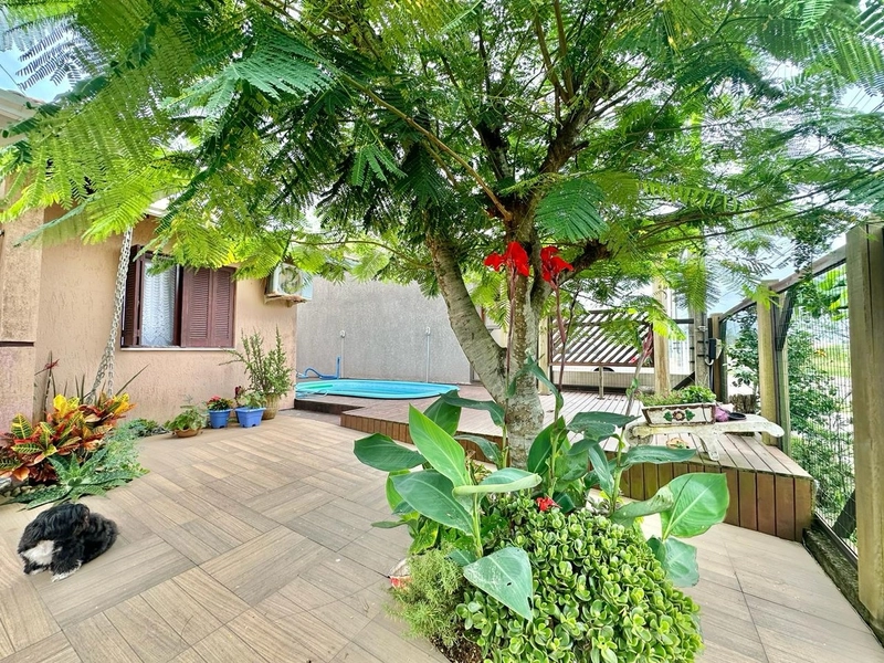CASA COM ANEXO! PISCINA  E DECK!TERRENO COM 325MTS² A 3 QUADRAS DO MAR: 4ª foto da galeria de imagens do imóvel