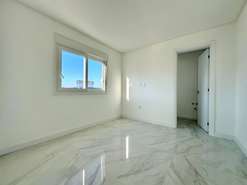 Apartamento de dois dormitórios sendo um suíte. centro/Capão da Canoa.: 2ª foto da galeria de imagens do imóvel