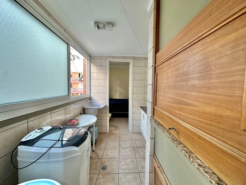 Apartamento de 2 Dormitórios com dependência: 11ª foto da galeria de imagens do imóvel