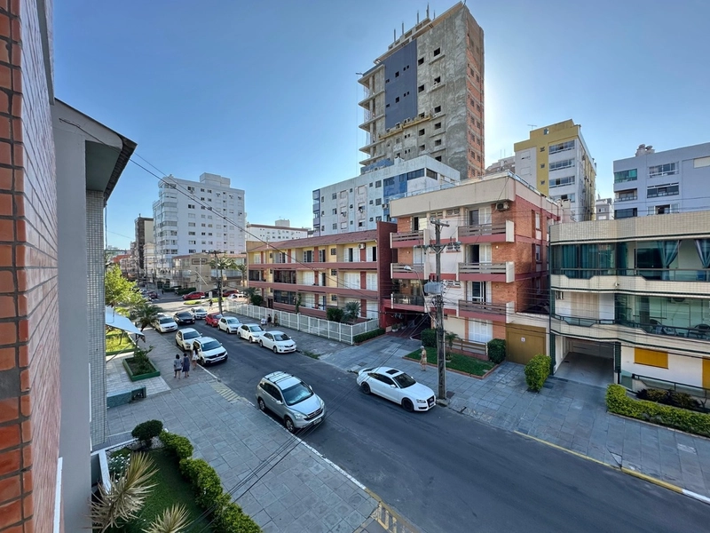 Apartamento de 2 Dormitórios com dependência: 3ª foto da galeria de imagens do imóvel