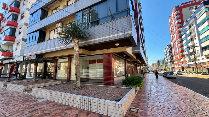 SALA DE ESQUINA EM FRENTE A PRAÇA DO MINI GOLF: 1ª foto da galeria de imagens do imóvel