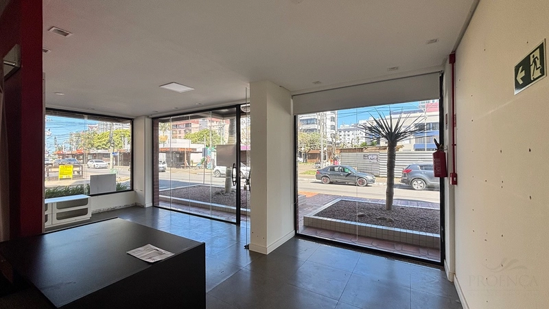 SALA DE ESQUINA EM FRENTE A PRAÇA DO MINI GOLF: 9ª foto da galeria de imagens do imóvel