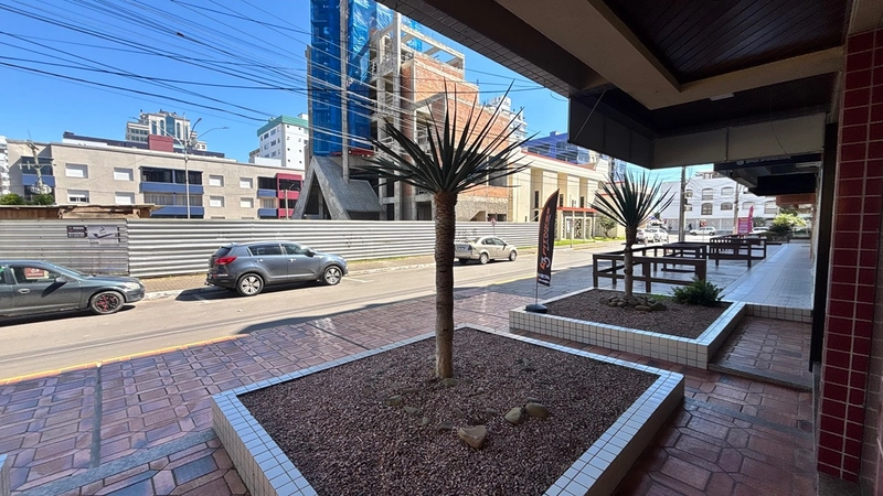 SALA DE ESQUINA EM FRENTE A PRAÇA DO MINI GOLF: 4ª foto da galeria de imagens do imóvel