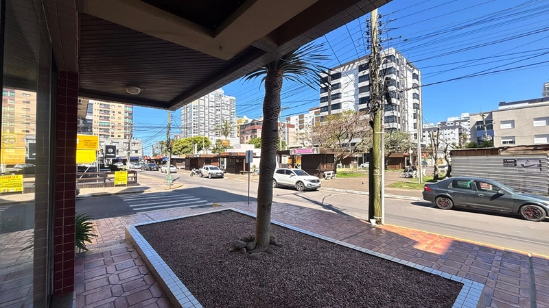 SALA DE ESQUINA EM FRENTE A PRAÇA DO MINI GOLF: 3ª foto da galeria de imagens do imóvel