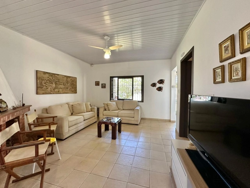 CASA COM 3 TERRENOS APENAS 2 QUADRAS DO MAR GUARANI CAPÃO DA CANOA: 3ª foto da galeria de imagens do imóvel