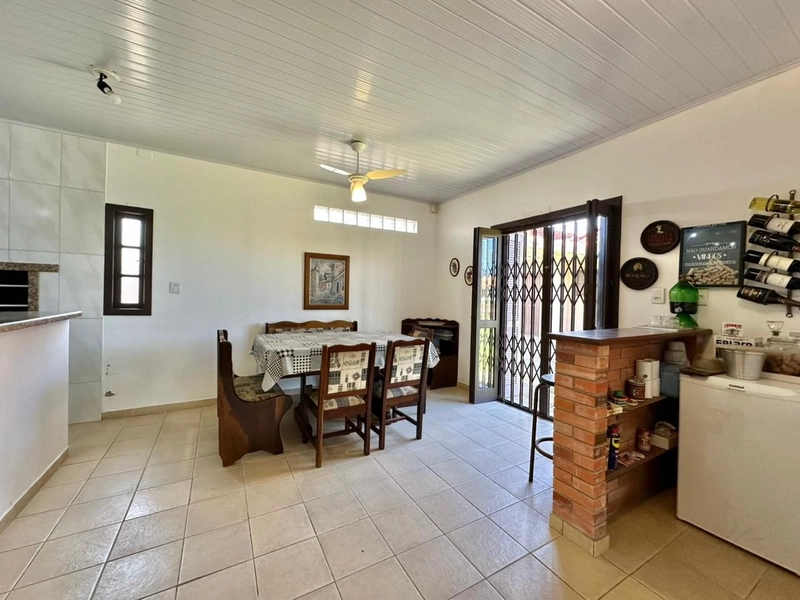 CASA COM 3 TERRENOS APENAS 2 QUADRAS DO MAR GUARANI CAPÃO DA CANOA: 5ª foto da galeria de imagens do imóvel