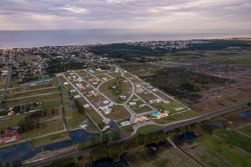 Casa Térrea 03 suítes Condomínio em Capão da Canoa: 28ª foto da galeria de imagens do imóvel