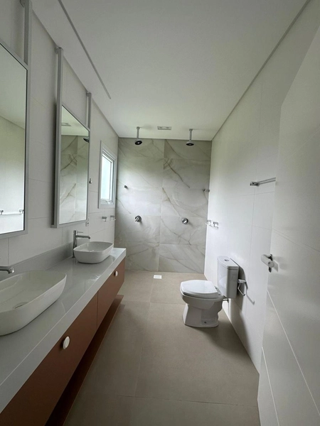 Casa 4 Dormitórios: 16ª foto da galeria de imagens do imóvel