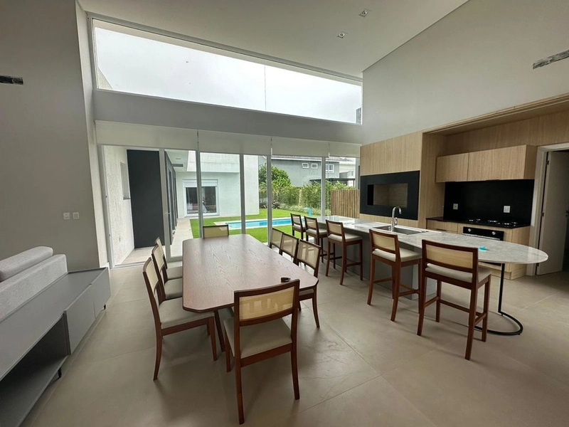 Casa 4 Dormitórios: 17ª foto da galeria de imagens do imóvel